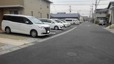 【駐車場】 | リヴィール ソワ Ⅱ | 駐車場