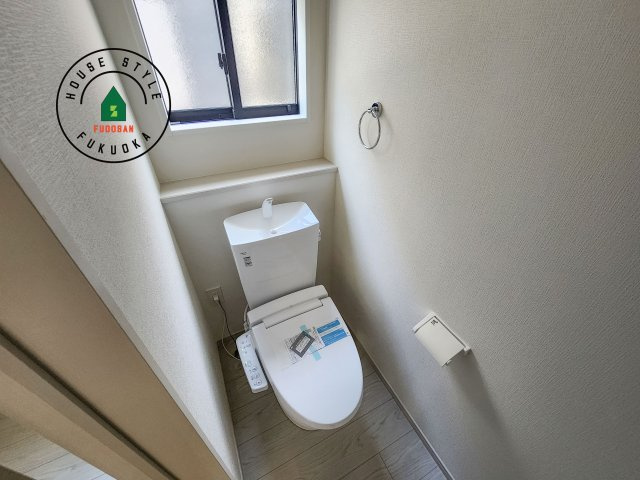 福岡市東区奈多2丁目第5-5棟（2号棟）のトイレ|温水洗浄便座を完備しております。2ヶ所にトイレがあるのは朝の慌ただしい時間も安心です。