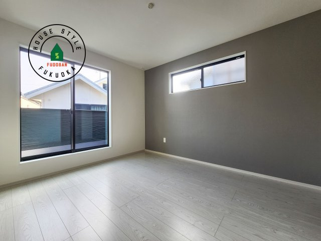 福岡市東区奈多2丁目第5-5棟（2号棟）の寝室|主寝室には収納力に優れたクローゼットがありますので、お部屋もすっきり片付きます。