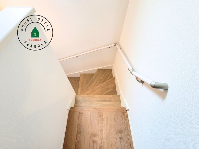 糟屋郡宇美町宇美中央1丁目第4-3棟（2号棟）の内観：施工例|階段からも明るい光が入ります。採光や通風も階段の重要な役割です。