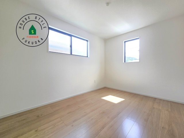 糟屋郡宇美町宇美中央1丁目第4-3棟（2号棟）の内観：施工例|落ち着いた色調の洋室です。