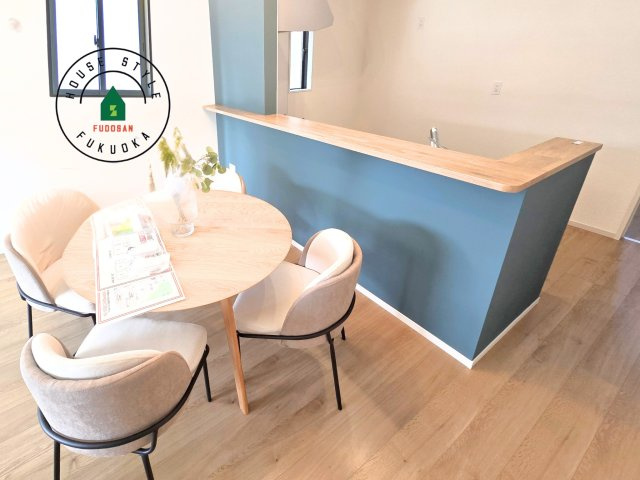 糟屋郡宇美町宇美中央1丁目第4-3棟（2号棟）の内観：施工例|キッチンから立ち込める香りが今日の料理を期待させます。