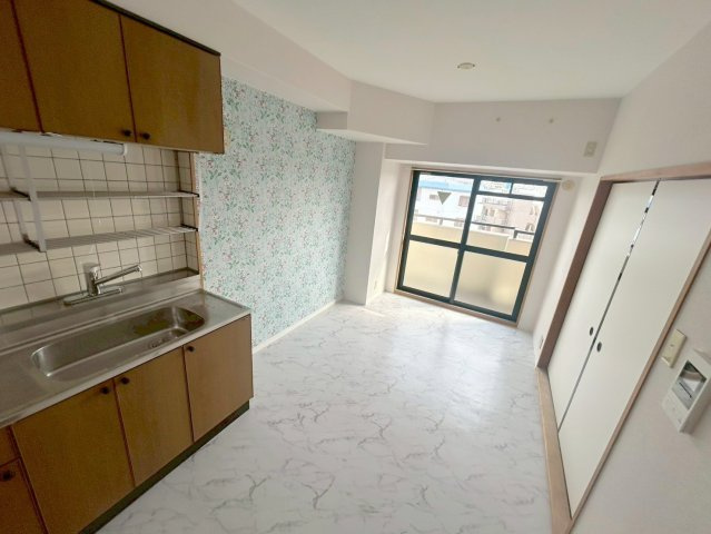 エトワール上新庄の居間・リビング