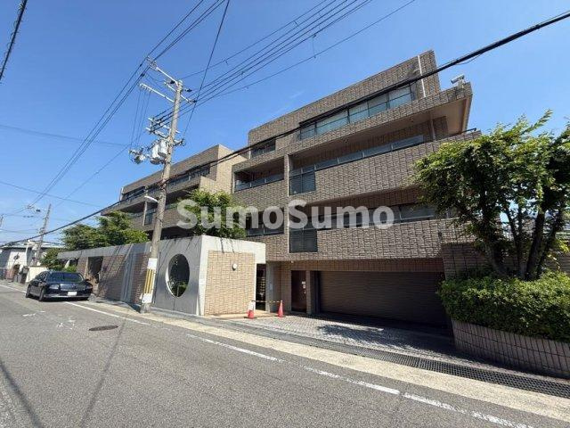 芦屋ロイヤルホームズの外観