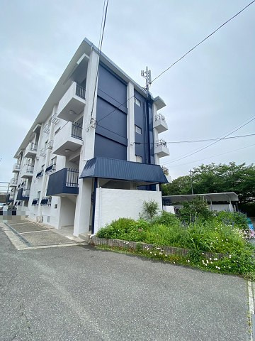 第一松並ハイツの外観