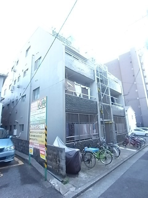 福家マンションの外観