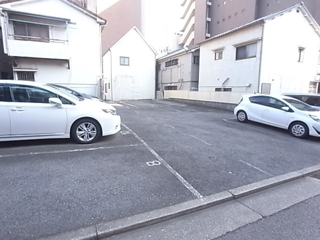 福家マンションの駐車場