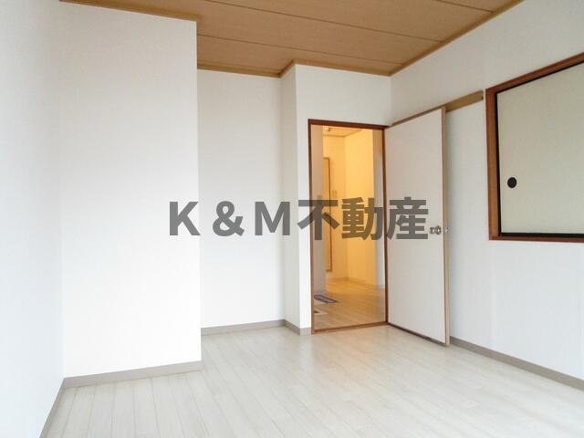 ラフィーヌ北小金の居間・リビング|こちらの居間で趣味の時間をお楽しみください