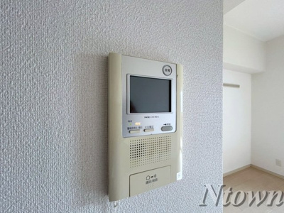 【セキュリティ】 | プレサンスSAKAEリバースタイル | モニター付きインターフォンです