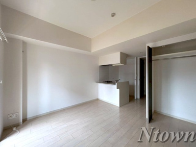 【内装】 | プレサンスSAKAEリバースタイル | 内装は落ち着いています