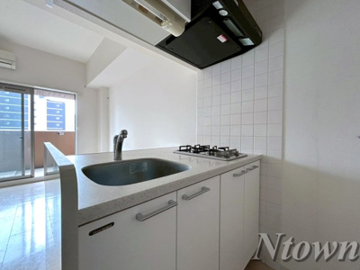 【キッチン】 | プレサンスSAKAEリバースタイル | キッチンでお料理をお楽しみください