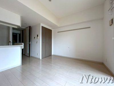 【居間・リビング】 | プレサンスSAKAEリバースタイル | ゆったりとした居間です