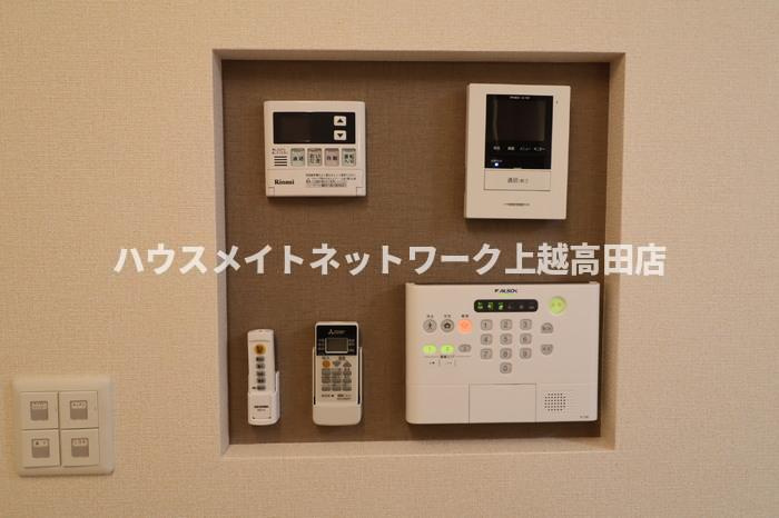 ヴィンヤードのセキュリティ|モニターホン・ホームセキュリティー操作パネル（間取り反転タイプ103号室参考画像となります。）

