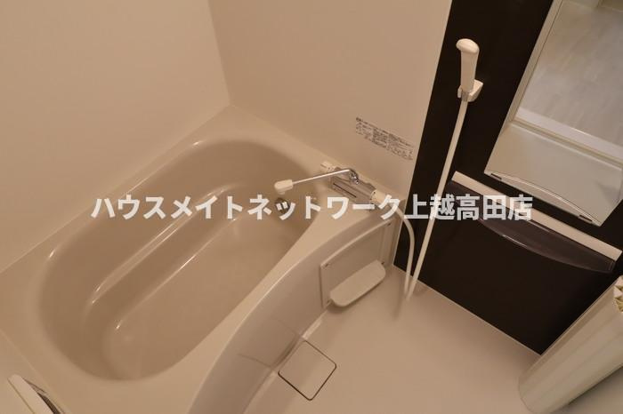 ヴィンヤードの浴室|追焚機能付（間取り反転タイプ103号室参考画像となります。）