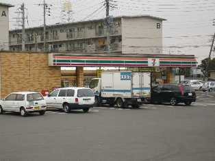 ラルーナAの周辺|セブンイレブン小山間々田店まで372ｍ