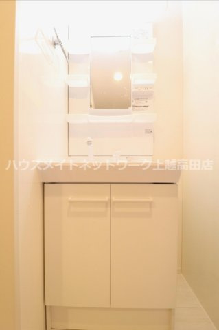 メゾン ド アンソレイエの独立洗面台|シャワー付洗面台