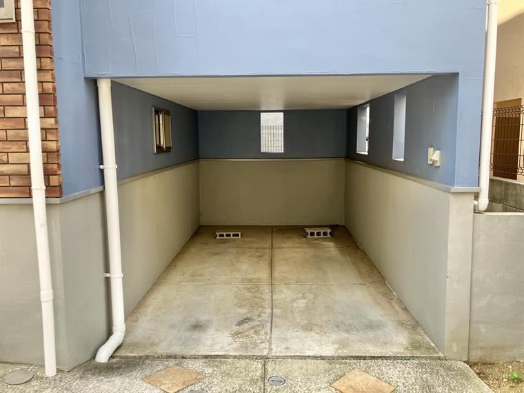 小山戸建の駐車場