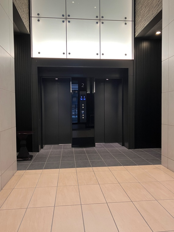 プラウド府中ステーションアリーナのロビー