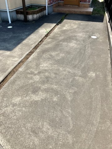 神明町戸建の駐車場