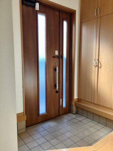 丸山戸建の玄関