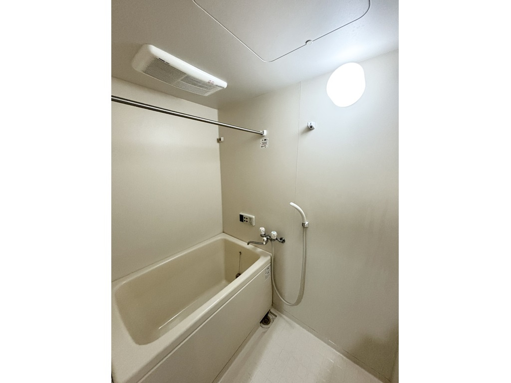 スカイコート銀座東第2の内装|明るい室内です