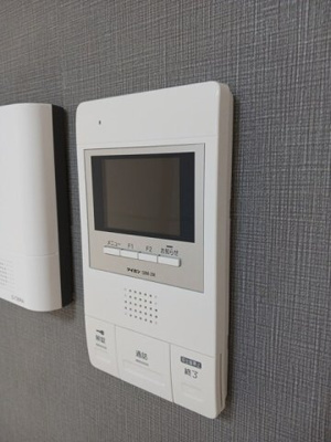 【セキュリティ】 | フラッツ・トライアングル | モニター付きインターホンです