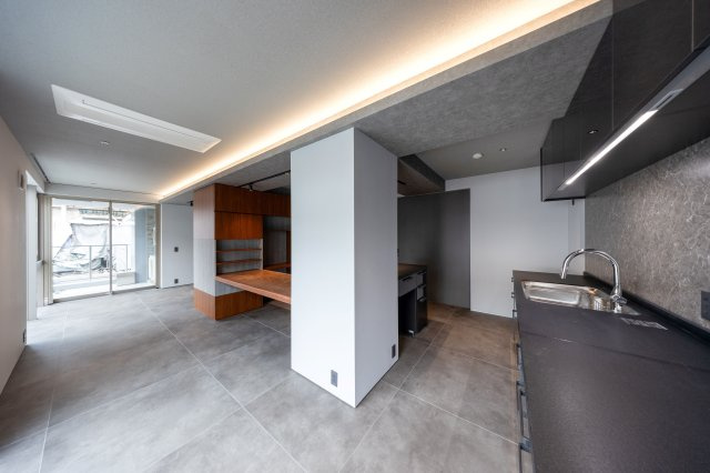 ARROWS EAST　Aのロビー