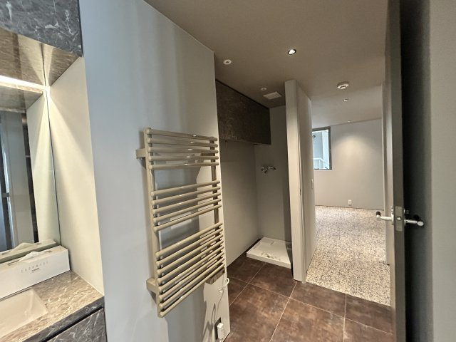 ARROWS EAST　Aのエントランス