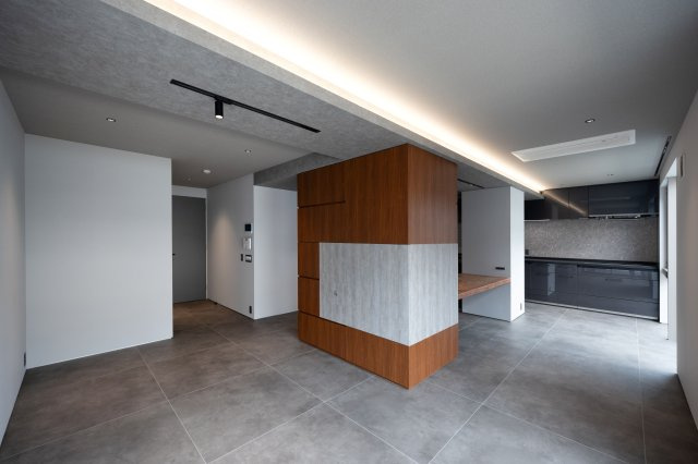 ARROWS EAST　Aの内装