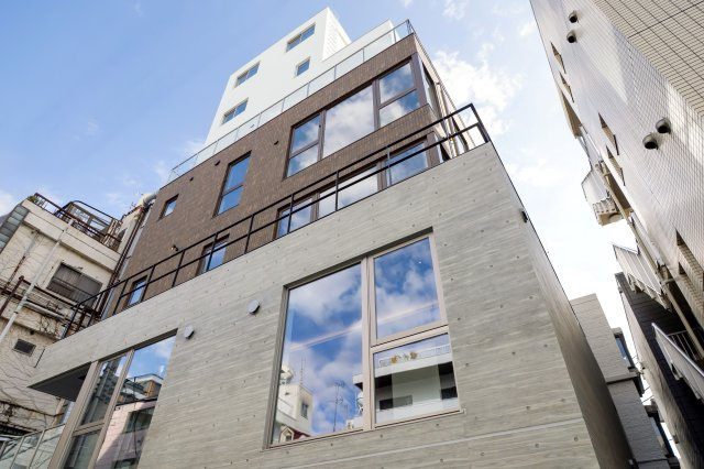 ARROWS EAST Bの外観