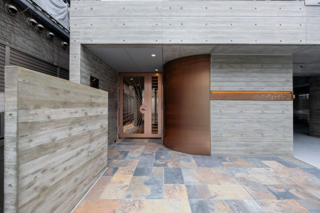 ARROWS EAST Bのエントランス