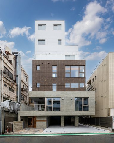 ARROWS EAST Bの外観