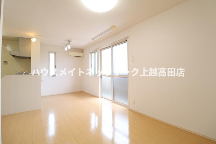 グランシャトー Ⅲの居間・リビング|ＬＤＫ