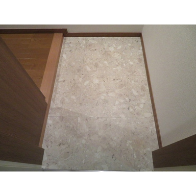 【玄関】 | キャルム浅草 | ※同タイプの別のお部屋の写真です