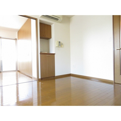 【居間・リビング】 | キャルム浅草 | ※同タイプの別のお部屋の写真です