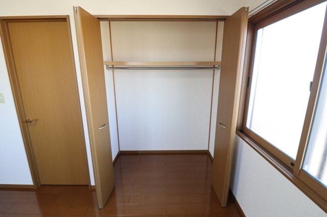 ドミールＳＵＧＵＲＯの収納|クローゼット