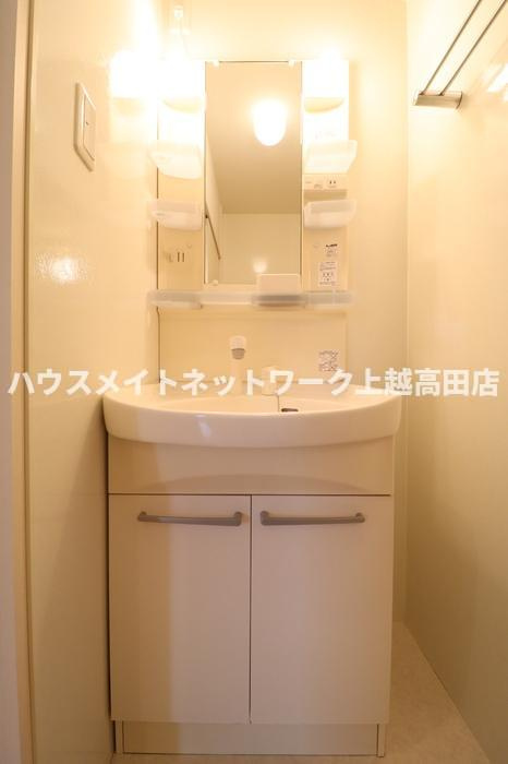 グランシャトー Ｂの独立洗面台|洗髪洗面化粧台（参考102号室反転室内写真）