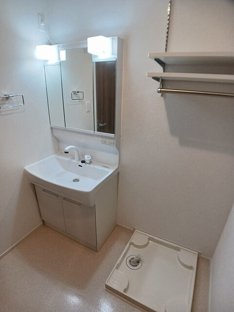 メゾン　アンソレイエ　下之城Ⅰの洗面所