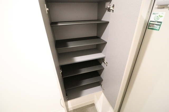 La Maison天川原町一丁目　A棟の玄関|シューズボックス