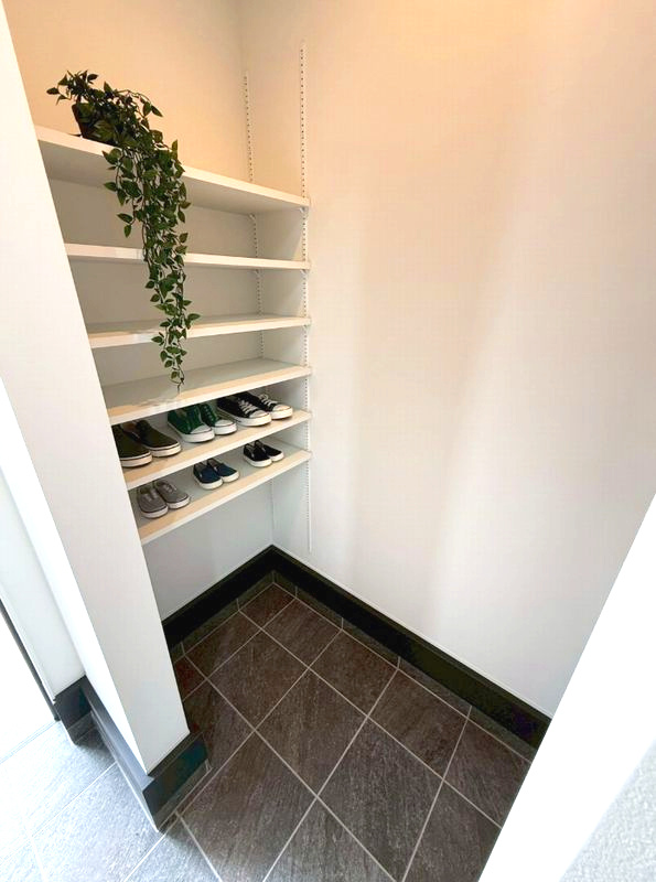 ラフシアNAGANUKIⅡ　新築モデルの収納|ウォークインクローゼット