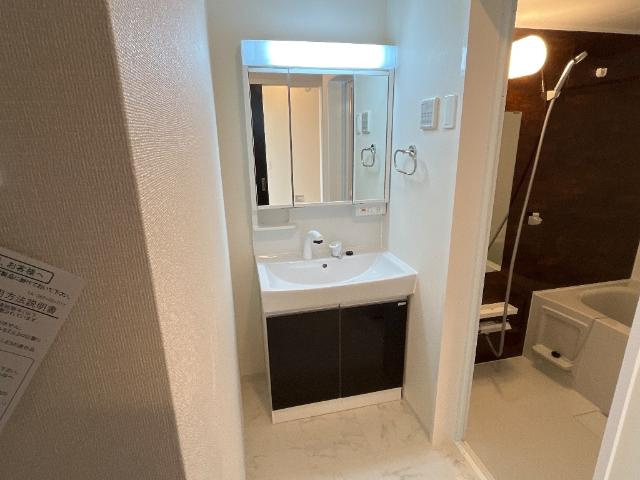 テンテラスの洗面所|洗髪洗面化粧台