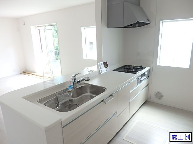 厚木市林２丁目新築戸建て　第2-1号棟のキッチン|使いやすいキッチンです