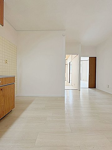 小林ビルの居間・リビング