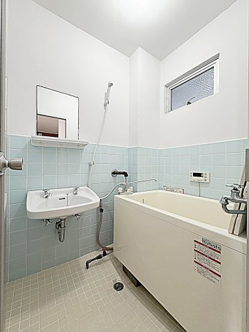 小林ビルの浴室