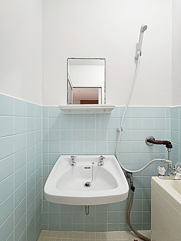 小林ビルの独立洗面台