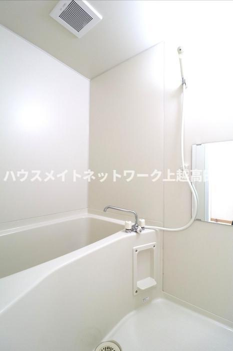 ＣＡＳＡフィオーレの浴室|追焚機能付（間取り反転タイプ102号室参考画像となります。）