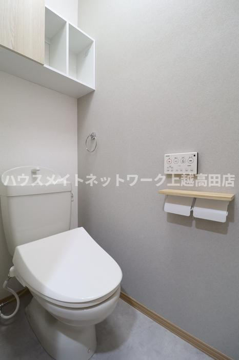 ＣＡＳＡフィオーレのトイレ|収納棚・温水洗浄暖房便座