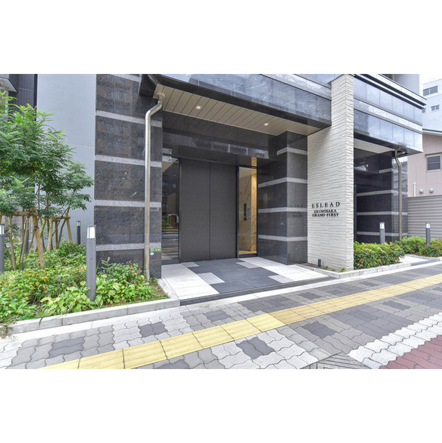 エスリード新大阪グランファーストのエントランス