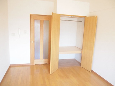 【居間・リビング】 | プラボー・パーヒ | 洋室