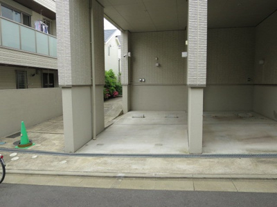 【居間・リビング】 | ドムスソール駐車場